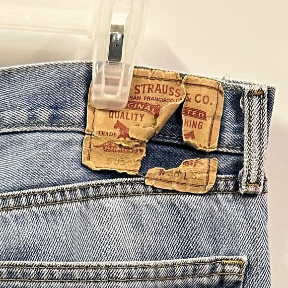 Levis 505 Straight Fit Denim Light Wash Blue Jeans Mens 36 x 32 - Picture 6 of 7